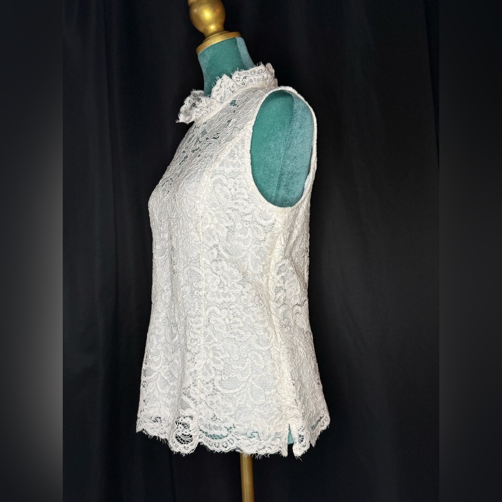 WHBM Ecru Lace Blouse – Size Medium Sleeveless Side Zip + Cami Included